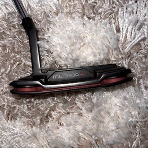 35” Nike Converge Putter